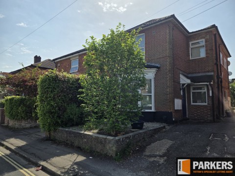 View Full Details for Avenue Road, Southampton