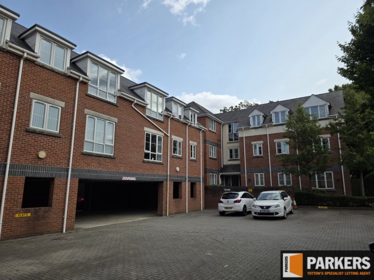 Rumbridge Street, Totton