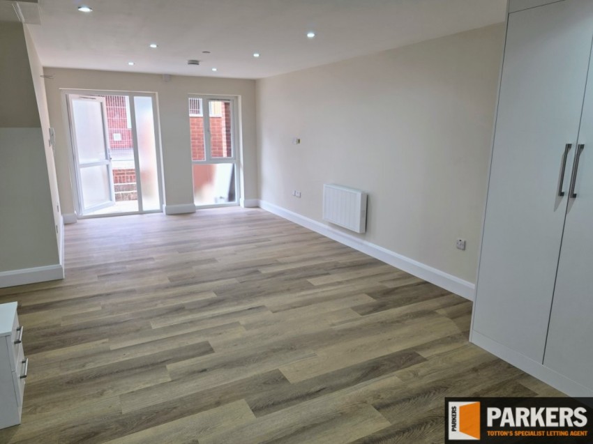 Images for 22-24 Commercial Road, Totton