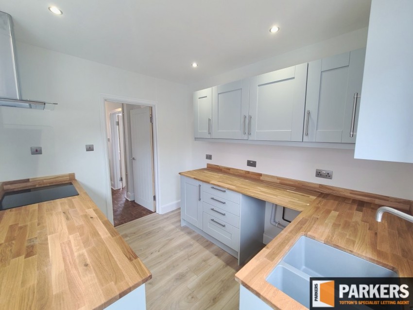 Images for King Georges Avenue, Shirley