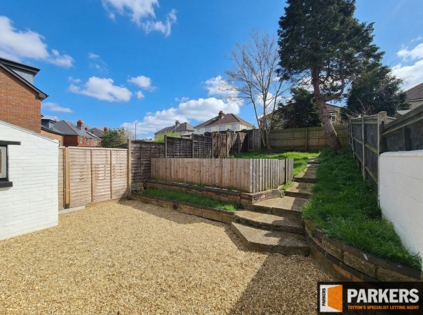 Images for King Georges Avenue, Shirley